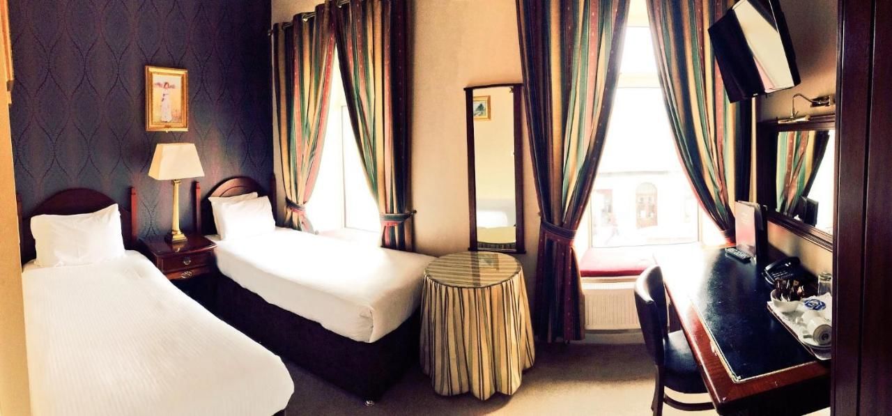 Отель Atlantic Hotel Лехинч